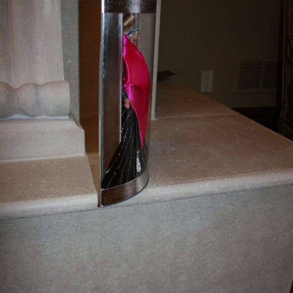 1998 Happy Holidays Barbie - Picture 10 of 11